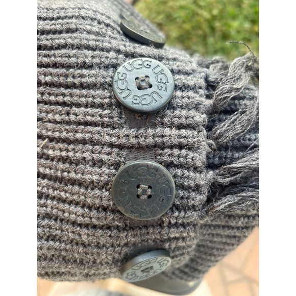 Ugg Boots knit fringe grey good condition size 9 - Picture 4 of 9